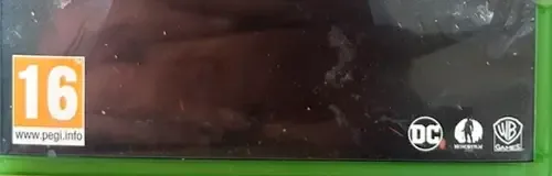 Injustice 2, the USK square on its front