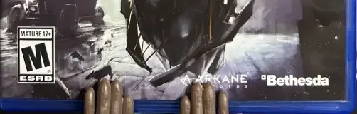 Dishonored, the ESRB box on its front