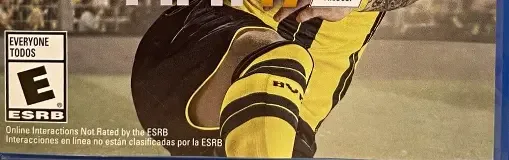 FIFA 17, the ESRB box on its front