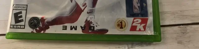 NBA 2K21, the ESRB box on its front