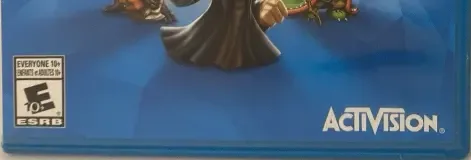 Skylanders: Trap Team, the ESRB box on its front