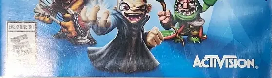 Skylanders: Trap Team, the ESRB box on its front