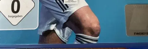 FIFA 19, the USK square on its front
