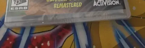 Crash Bandicoot N. Sane Trilogy, the ESRB box on its front