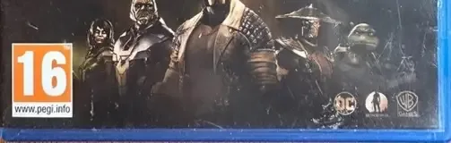 Injustice 2, the USK square on its front